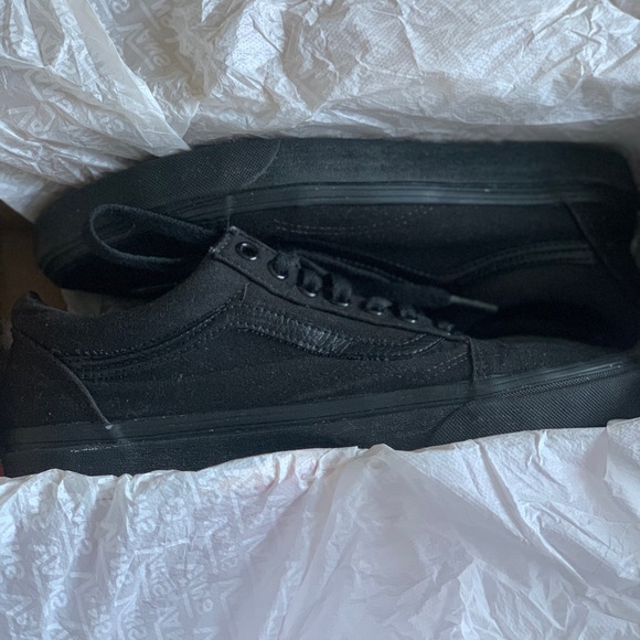 Black Vans - Old Skool Men size 7.5 Women size 9 - Picture 6 of 8